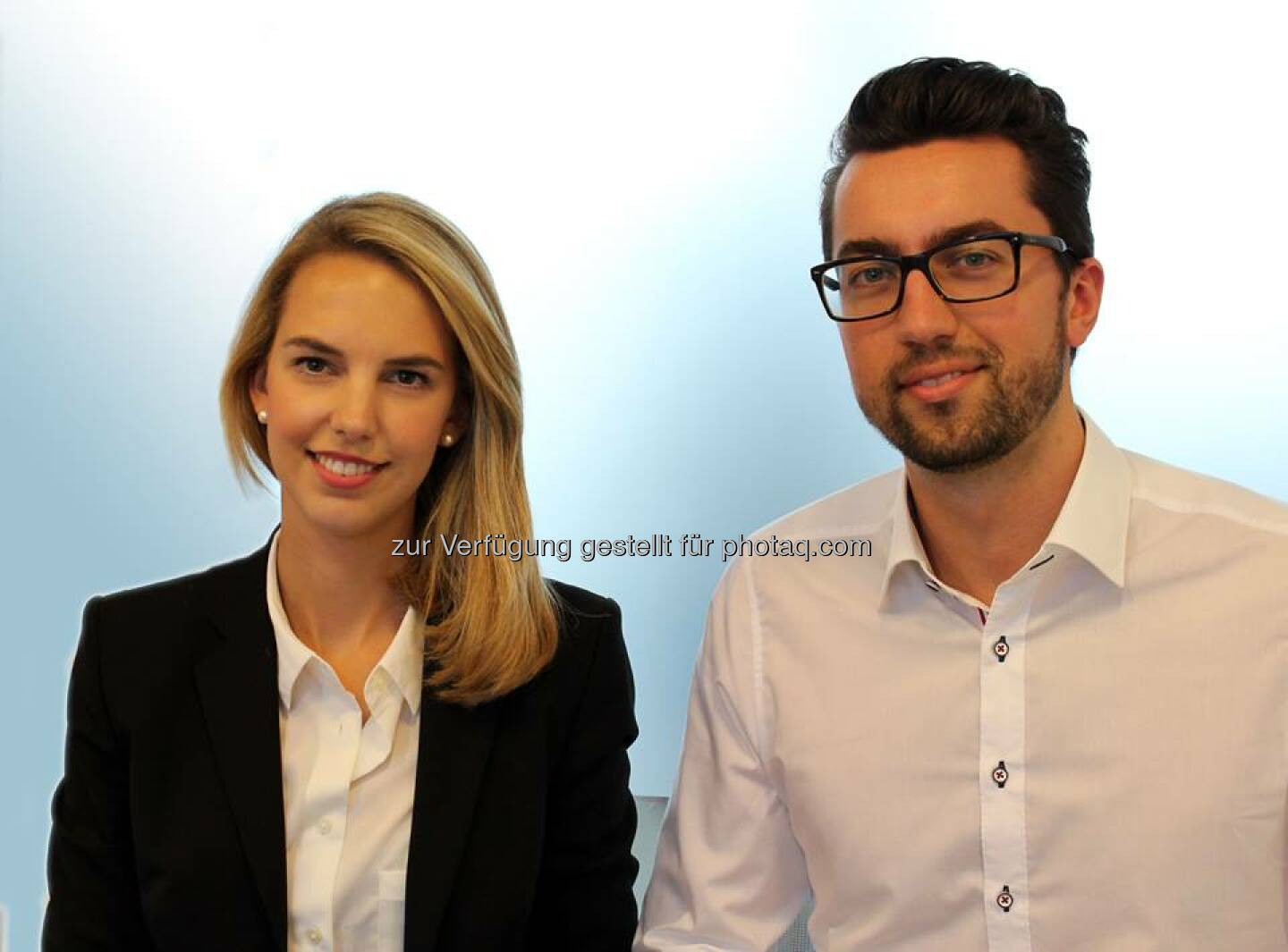 Patrizia Trainees 2.0. Mit Nina Munk und Sebastian Zukowski hat im Oktober die zweite Generation von Management Trainees bei PATRIZIA in Augsburg begonnen. Wir wünschen viel Erfolg!  Source: http://facebook.com/patriziaimmobilien