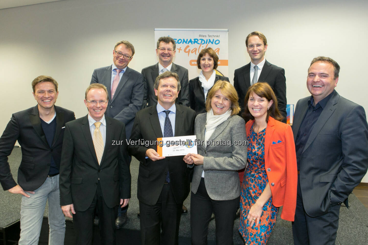 Alf Netek, (CMO Kapsch Group), Erich Huber (Abteilungsleiter Bildungspolitik und Berufsausbildung der WK Wien), Susanne Schöberl (Abteilungsleiterin der Präsidialabteilung des Stadtschulrates für Wien), Johannes Höhrhan (Geschäftsführer Industriellenvereinigung Wien), Robert Steiner (Moderator Leonardino Contest), Fritz Schmöllebeck (Rektor FH Technikum Wien und Studiengangsleiter Telekommunikation und Internettechnologien), Lothar Roitner (Obmann FH Technikum Wien und Geschäftsführer FEEI), Gabriele Zuna-Kratky (Direktorin & Geschäftsführerin Technisches Museum Wien), Katharina Sigl (Projektleitung Leonardino und Leitung Marketing und Didactic Festo Österreich), Rainer Ostermann (Country Manager und Mitglied der Geschäftsleitung von Festo Österreich)