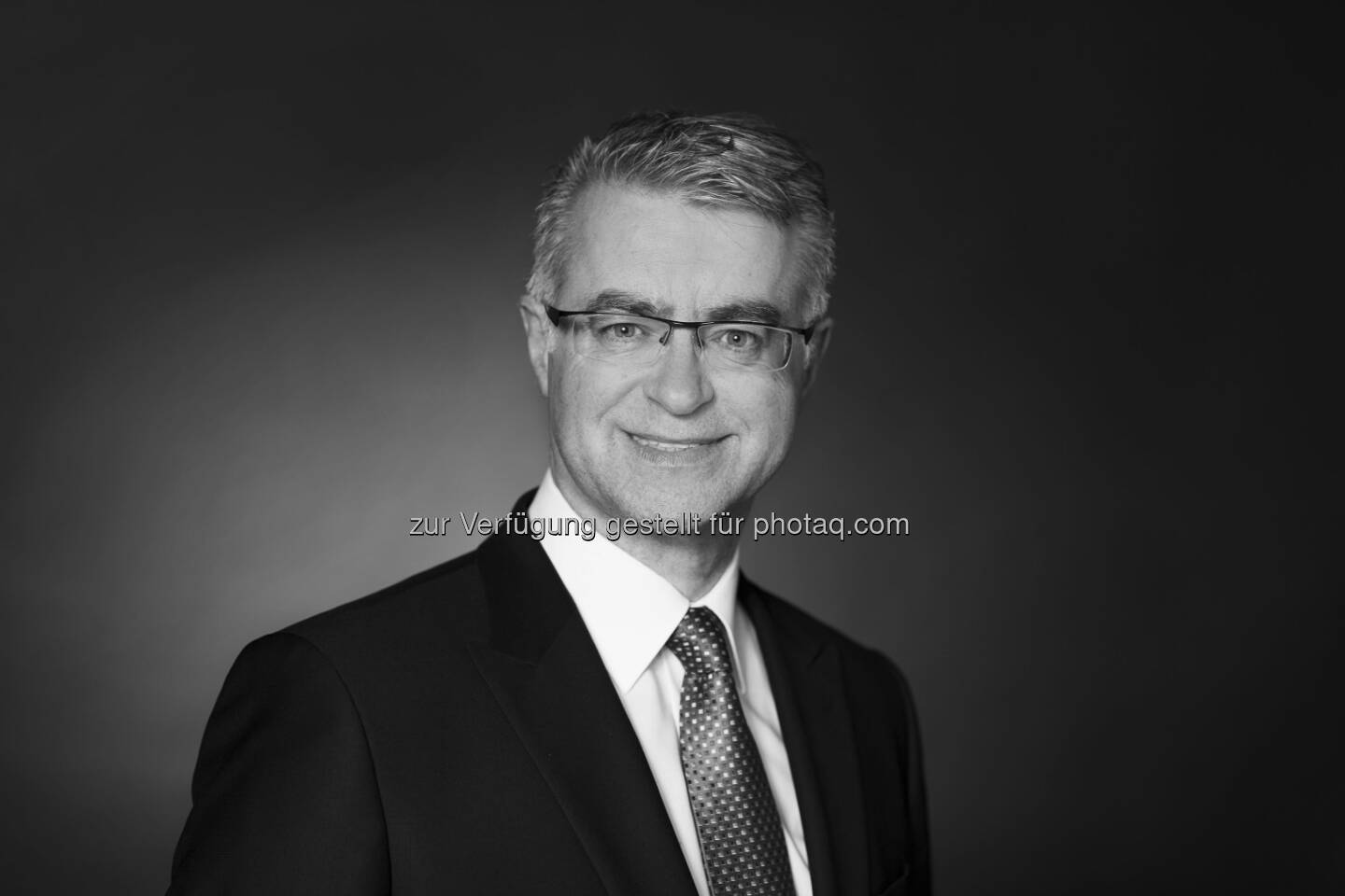 Savills: Andreas Wende (48) wird k&uuml;nftig mit Marcus Mornhart -  beide kamen von der Jones Lang LaSalle GmbH - die Gesch&auml;ftsbereiche Vermietung und Investment der sechs deutschen Savills Standorte verantwortlich leiten   (c) Savills