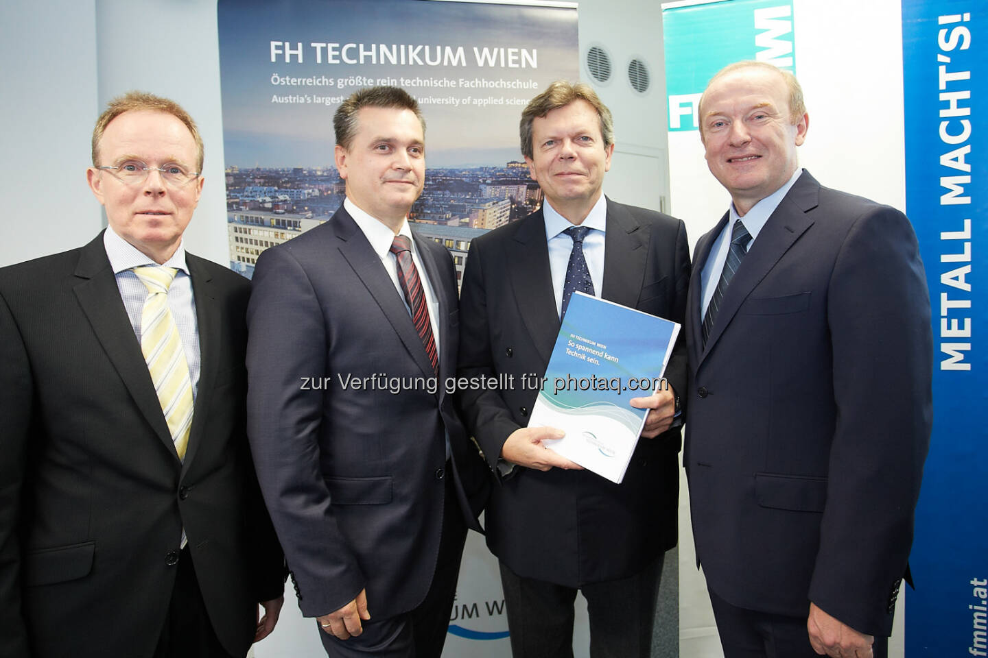 Fritz Schmöllebeck, Rektor der FH Technikum Wien, Harald Rankl, stv. Geschäftsführer FMMI, Lothar Roitner, Obmann FH Technikum Wien, Geschäftsführer FEEI -Fachverband der Elektro- und Elektronikindustrie und  Erich Markl, Studiengangsleiter Maschinenbau an der FH Technikum Wien: FH Technikum Wien startet 1. FH-Bachelor-Studiengang Maschinenbau in Wien praxisnahe, akademische Ausbildung am Puls der Wirtschaft