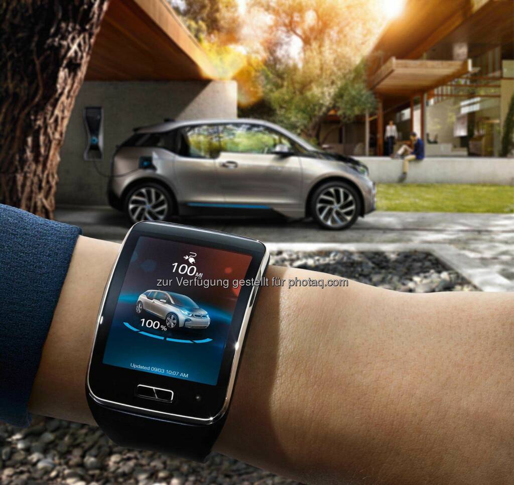 BMW i Remote App bei den CES Innovation Awards 2015 ausgezeichnet. Über die Smartwatch Samsung Gear S mit BMW i Fahrzeugen verbunden., © Aussendung (12.11.2014) 