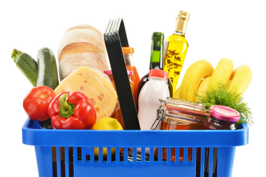 Diabetes, Essen, einkaufen, Warenkorb, Konsum, http://www.shutterstock.com/de/pic-142229617/stock-photo-plastic-shopping-basket-with-variety-of-grocery-products-isolated-on-white.html, © www.shutterstock.com (13.11.2014) 