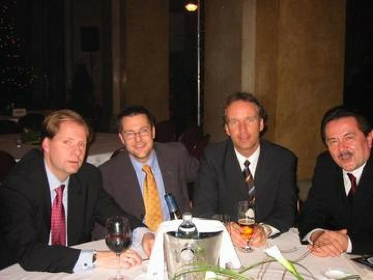 Jon Martinsen (Herold, u.a. auch Hauptsponsor von Admira Mödling) mit dem WirtschaftsBlatt-Trio Hans Pleininger, Christian Drastil und Peter Muzik