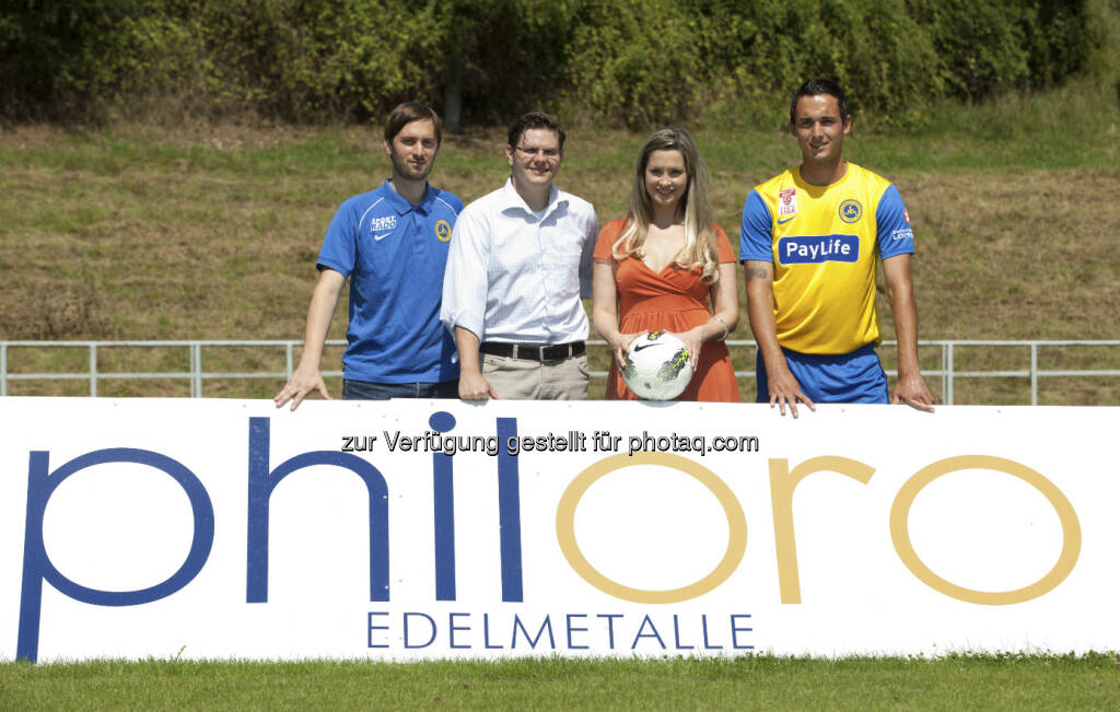 Gold (-Unterstützer) und Fussball: Markus Pink (Vienna), Rene Brückler (philoro), Nina Krist (philoro), Lorenz Kirchschlager (Vienna) (c) Nikolaus Ostermann  (06.02.2013) 