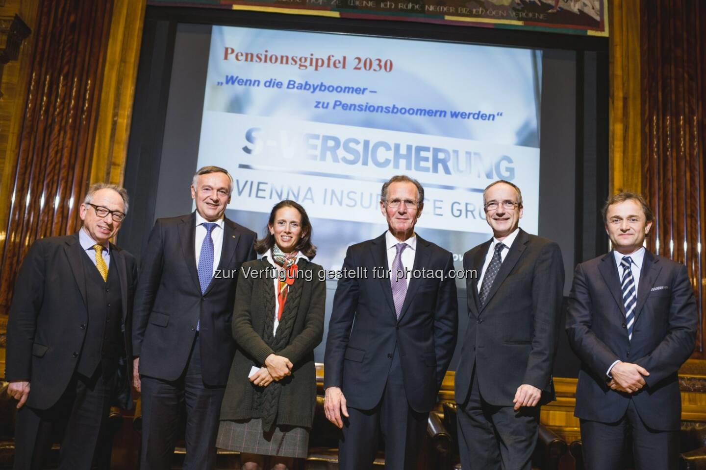 Ronald Barazon, Heinz Schuster, Therese Niss, Bert Rürup, Manfred Rapf, Ulrich Schuh - Sparkassen Versicherung AG Vienna Insurance Group: s Versicherung Podiumsdiskussion: Pensionsgipfel 2030 (Bild: Sparkassen Versicherung AG Vienna Insurance Group/APA-Fotoservice/Ehm)