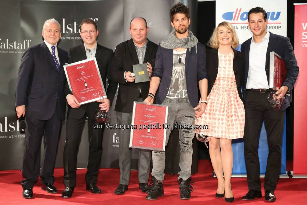 Wolfgang M. Rosam (Falstaff Herausgeber), Axel Stiegelmar (Weingut Juris, 3. Falstaff-Sieger), Peter Keller (CEO Breitling), Werner Achs (1. Falstaff-Sieger), Elke Winkens (Schauspielerin und Moderatorin der Falstaff Rotweingala 2014), Philipp Grassl (Weingut Hans und Philipp Grassl, 2. Falstaff-Sieger): Falstaff Verlags GmbH: Werner Achs ist Falstaff-Sieger 2014, © Aussendung (27.11.2014) 