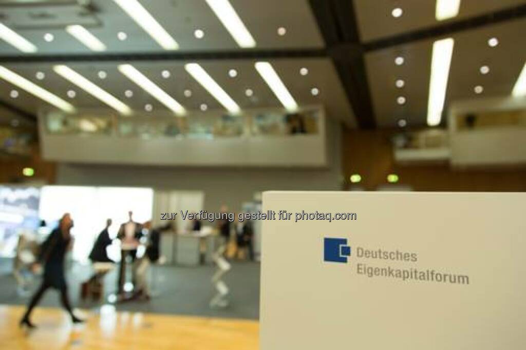 Vom 24. bis 26. November 2014 fand in der Frankfurter Messe das alljährliche Deutsche Eigenkapitalforum statt. Die Kapitalmarktkonferenz ist Europas größte Informations- und Netzwerkplattform. Organisiert wird das Forum von der Deutschen Börse und der KfW als Mitveranstalter. (27.11.2014) 