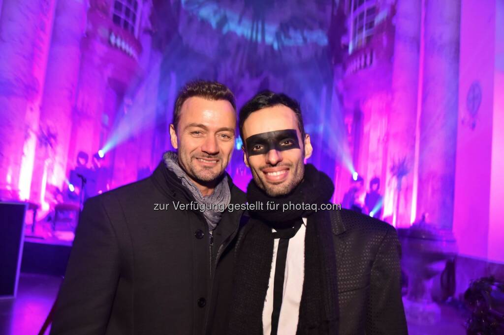 Star DJ Sergio Flores, Electric Church-Gründer Robert Otto: Musikalisches Abendgebet: Electric Church machte Karlskirche zum Konzertsaal, © Aussender (29.11.2014)