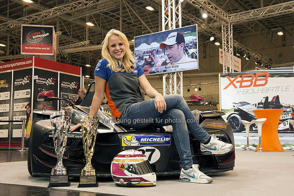 Laura Kraihamer bei der Essen Motor Show mit  KTM X-Bow (Bild: KTM), © Aussender (02.12.2014) 