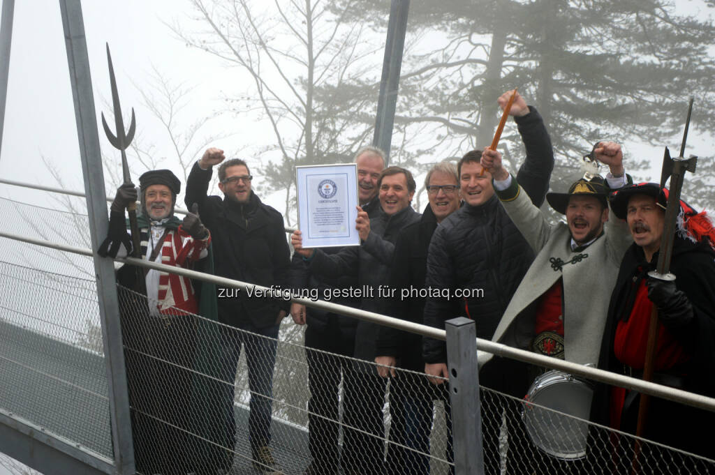 Martin Kathrein - Technischer Bereichsleiter Firma Strabag, Hermann Ruepp - TVB Reutte Obmann, Stefan Lochbihler - Investor, Alois Oberer - Bgm. Reutte, Ronald Petrini - TVB Reutte Geschäfstführer: Tourismusverband Naturparkregion Reutte: Guinness World Rekord für die highline179, © Aussender (02.12.2014) 