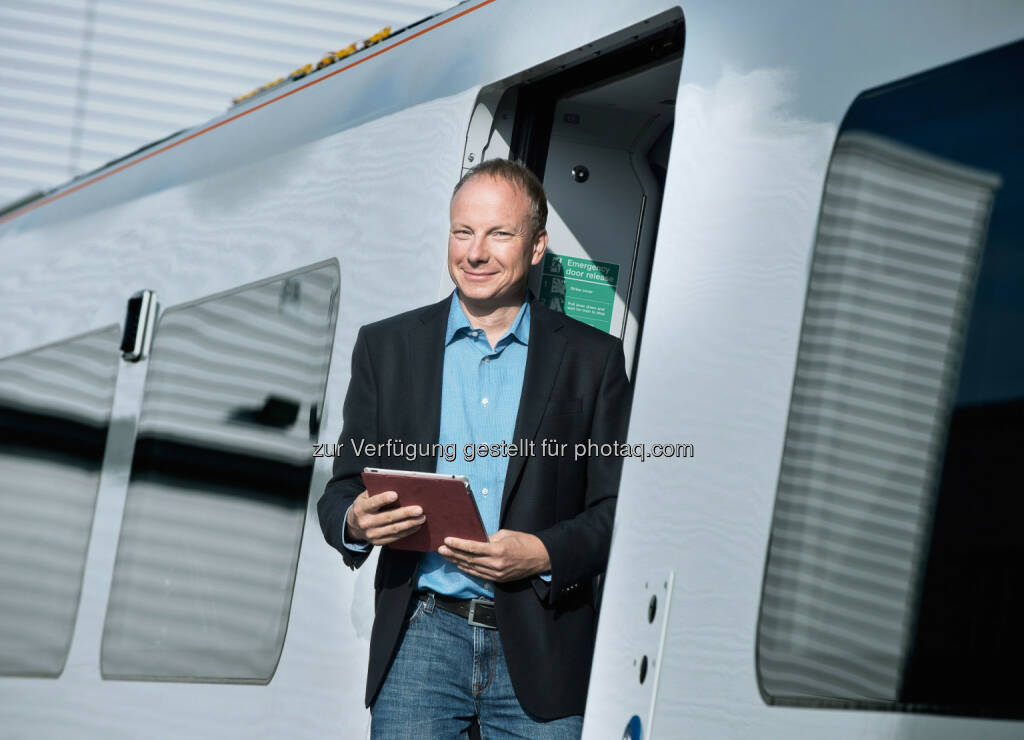 Ralf Beyer hat einen webbasierten Service für Schienenfahrzeuge erfunden – eine Art virtuellen „Bohrer“. Siemens-Erfinder für innovative Bahntechnik ausgezeichnet. Copyright: Siemens AG 
, © Aussendung (05.12.2014) 