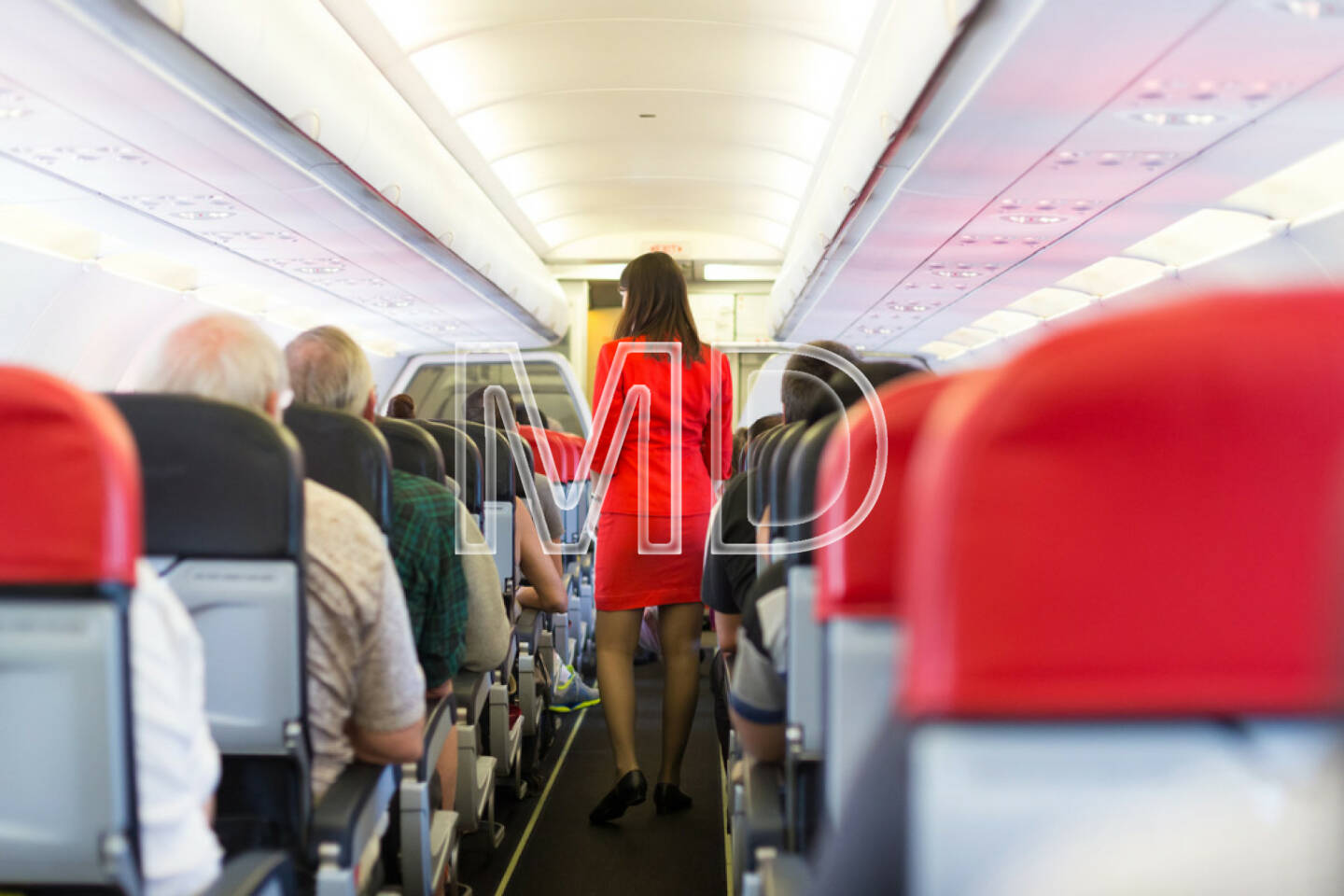 Flugzeug, fliegen, Kabine, Flugzeugkabine, Stewardess, Flugbegleiter, Service, Board, Bedienung, http://www.shutterstock.com/de/pic-180805772/stock-photo-interior-of-airplane-with-passengers-on-seats-and-stewardess-walking-the-aisle.html