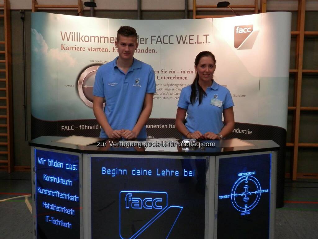 Die FACC nahm an den Lehrlingsmessen in Schärding und Ried sowie auf dem Karrieretag der HTL Grieskirchen teil. Lehrstellensuchende und angehende HTL Absolventen konnten sich über die Karrieremöglichkeiten bei FACC bestens informieren., © Aussendung (09.12.2014)