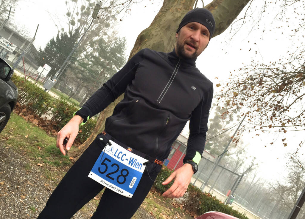 Stefan Kratzsch, Deutsche Bank, mit dem Runplugged-Laufgurt (15.12.2014) 