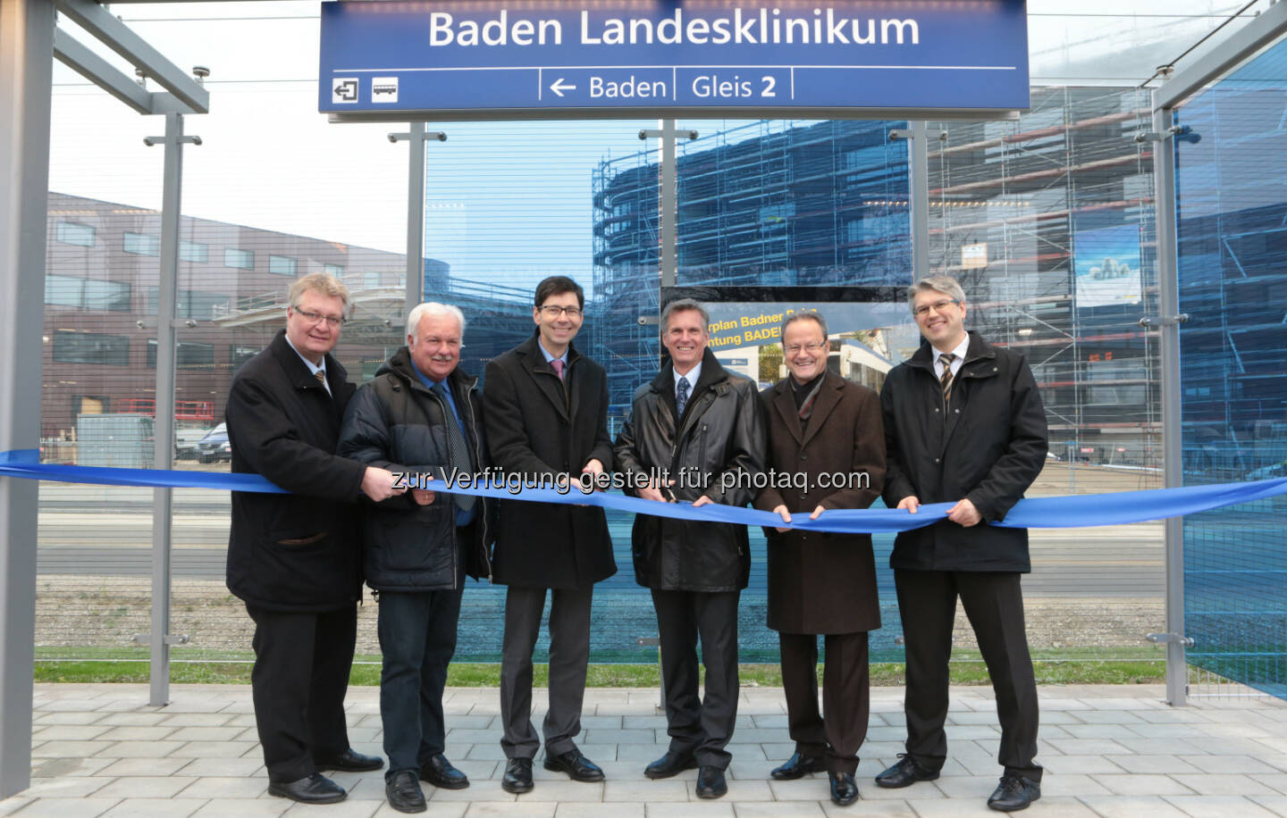 LAbg. Bgm. Christoph Kainz, Bgm. Kurt Staska, WLB-Vorstandsdirektor Franz Stöger, WLB-Vorstandsdirektor Thomas Duschek, KH-BW Helmut Krenn, Wolfgang Hassler: Wiener Lokalbahnen eröffnen 36. Badner Bahn-Haltestelle