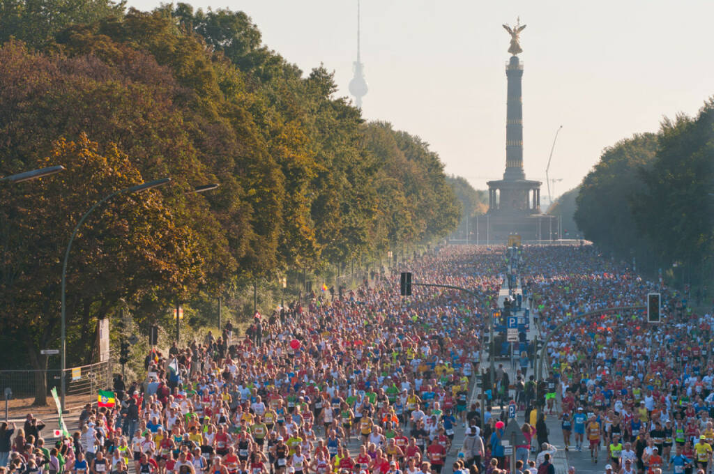 Berlin, Marathon, Deutschland, Läufer, Menschenmassen, The Big 6, The Big Six, <a href=http://www.shutterstock.com/gallery-473023p1.html?cr=00&pl=edit-00>mkrberlin</a> / <a href=http://www.shutterstock.com/editorial?cr=00&pl=edit-00>Shutterstock.com</a>, mkrberlin / Shutterstock.com
, © www.shutterstock.com (25.12.2014) 