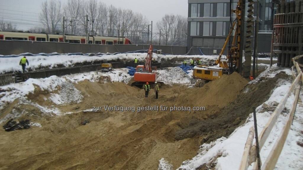 Immofinanz, Nimbus-Baustelle Warschau: Im nördlichen Teil, wird eine sogenannte partielle Abdeckplatte eingezogen.




, © Immofinanz (10.02.2013) 