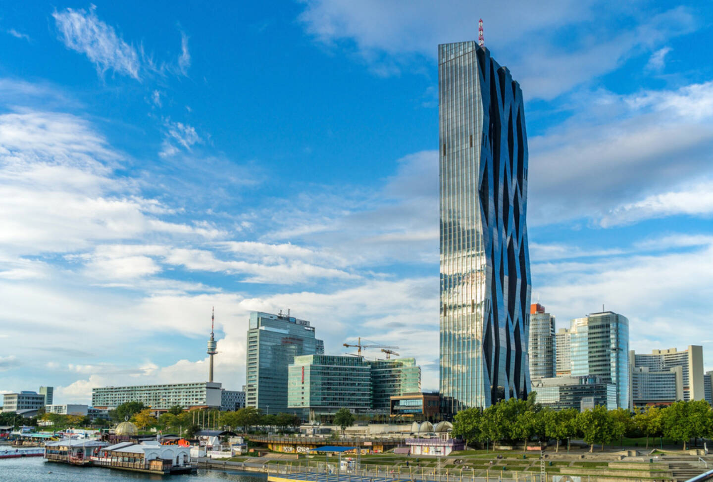 Wien, DC Tower, <a href=http://www.shutterstock.com/gallery-1362292p1.html?cr=00&pl=edit-00>Oleksandr Berezko</a> / <a href=http://www.shutterstock.com/editorial?cr=00&pl=edit-00>Shutterstock.com</a>, Oleksandr Berezko / Shutterstock.com