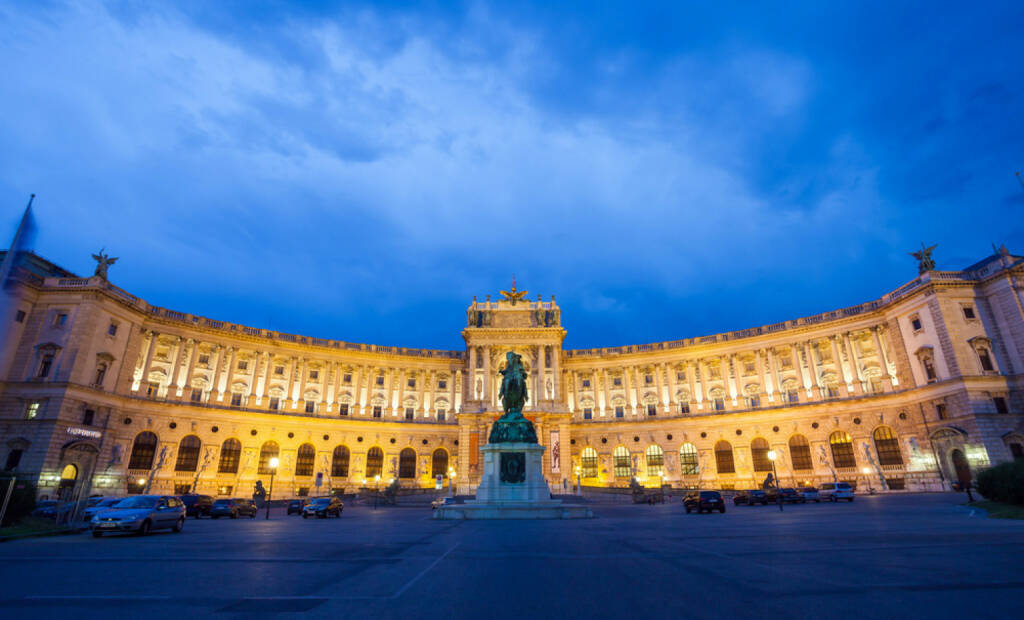 Hofburg, Wiener Hofburg, Heldenplatz, Wien, Ringstraße <a href=http://www.shutterstock.com/gallery-2118p1.html?cr=00&pl=edit-00>Pixachi</a> / <a href=http://www.shutterstock.com/editorial?cr=00&pl=edit-00>Shutterstock.com</a>, Pixachi / Shutterstock.com, © www.shutterstock.com (03.01.2015) 