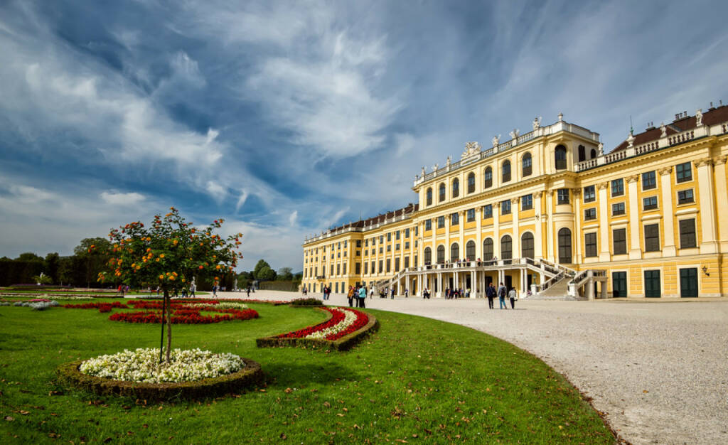 Schloss Schönbrunn, Wien, <a href=http://www.shutterstock.com/gallery-1009940p1.html?cr=00&pl=edit-00>Jasmine_K</a> / <a href=http://www.shutterstock.com/editorial?cr=00&pl=edit-00>Shutterstock.com</a>, Jasmine_K / Shutterstock.com, © www.shutterstock.com (03.01.2015) 