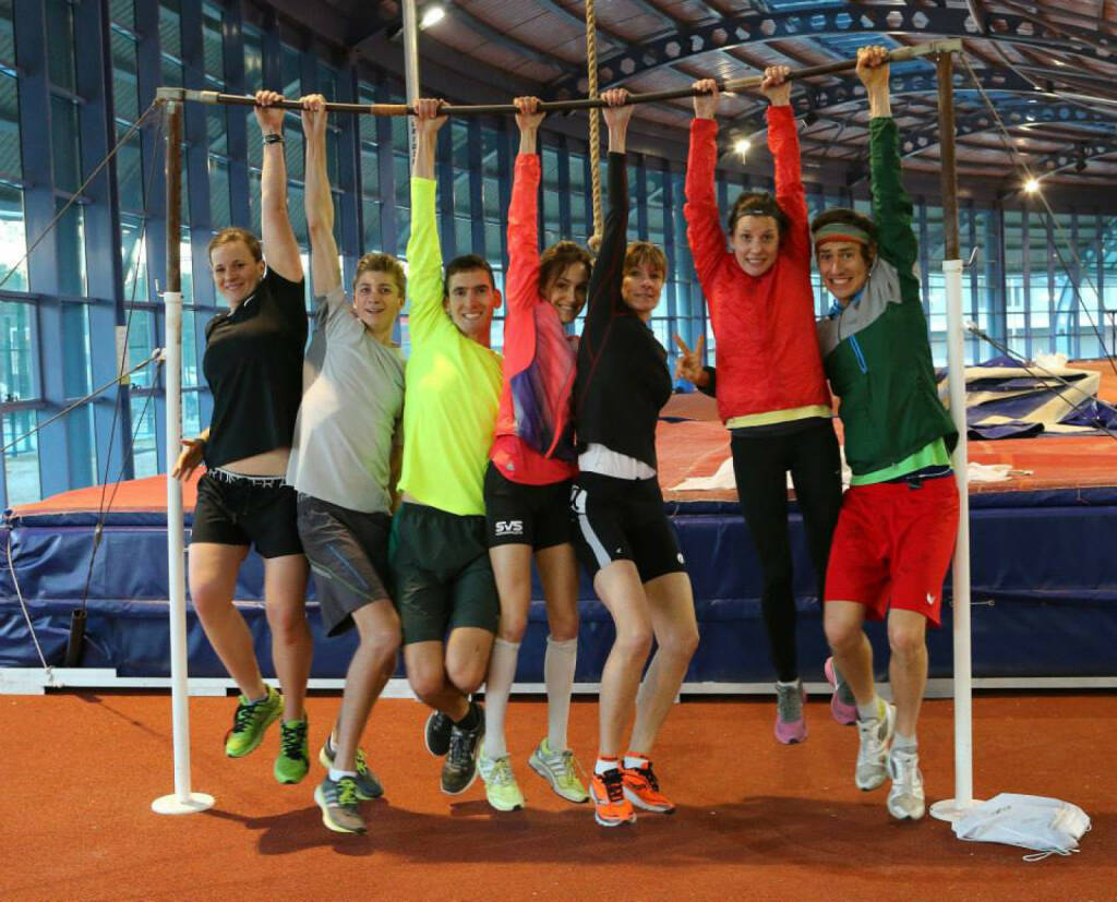 Hängen: Tanja Stroschneider, Timon Theuer, Andreas Vojta, Nada Ina Pauer, Manuela Wally, Lisa Leutner, Martin Mistelbauer, © Wilhelm Lilge (04.01.2015) 