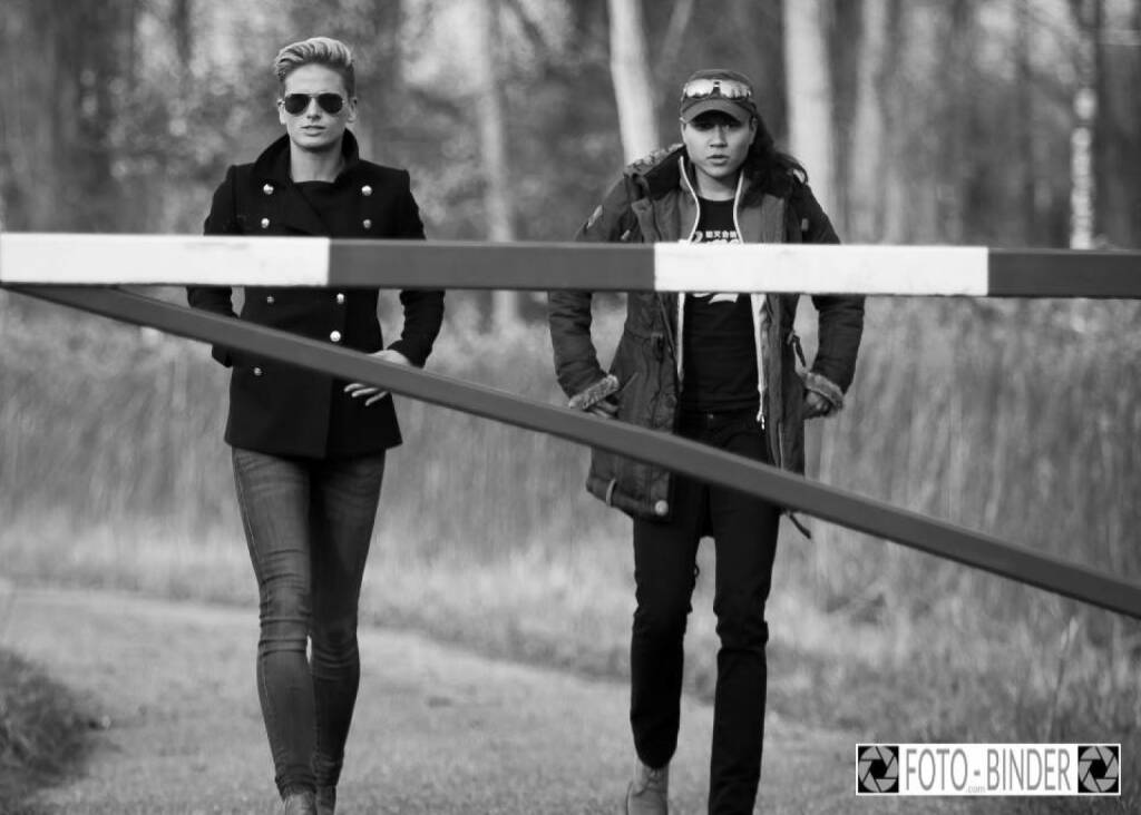 Aufsicht Kontrolle Elisabeth Niedereder, Annabelle-Mary Konczer  © Manfred Binder (04.01.2015)