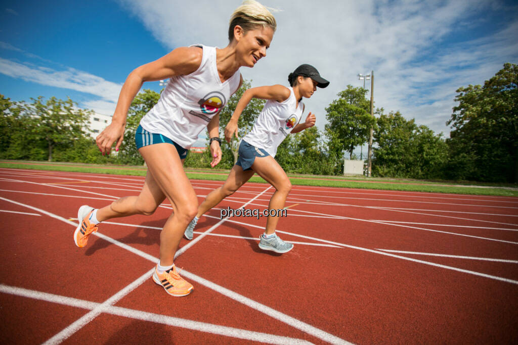 Annabelle Mary Konczer, Elisabeth Niedereder, laufen, Start, © photaq/Martina Draper (08.01.2015) 