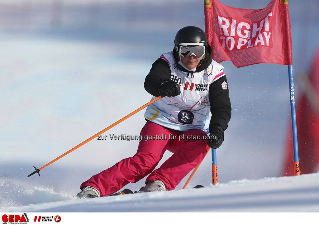 Carole Montillet (Team Ohlala). Foto: GEPA pictures/ Christian Walgram, © GEPA/Sporthilfe (10.02.2013) 