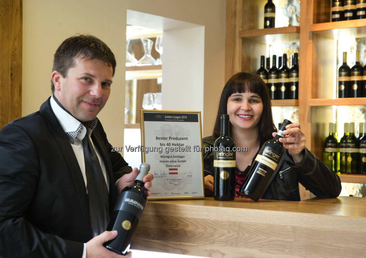 Robert Keringer Marietta Keringer: Weingut Keringer: Keringer aus Mönchhof ist Golden League Gewinner und erhält den Titel Bester Produzent für seine Weine.