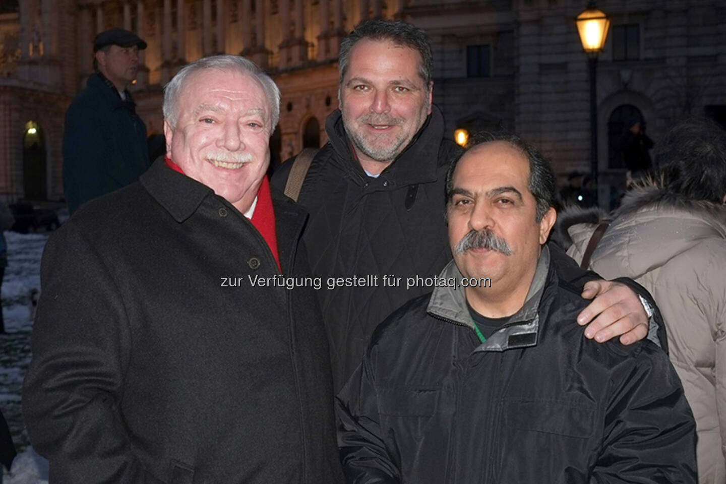 Bürgermeister Michael Häupl, Willi Merny (Mauthausenkomitee), Keivan Amiri (Taxistreik) - Taxistreik - 50000 Gründe: Protest im Taxi-Korso gegen Akademikerball (Bild: 50000Gründe)