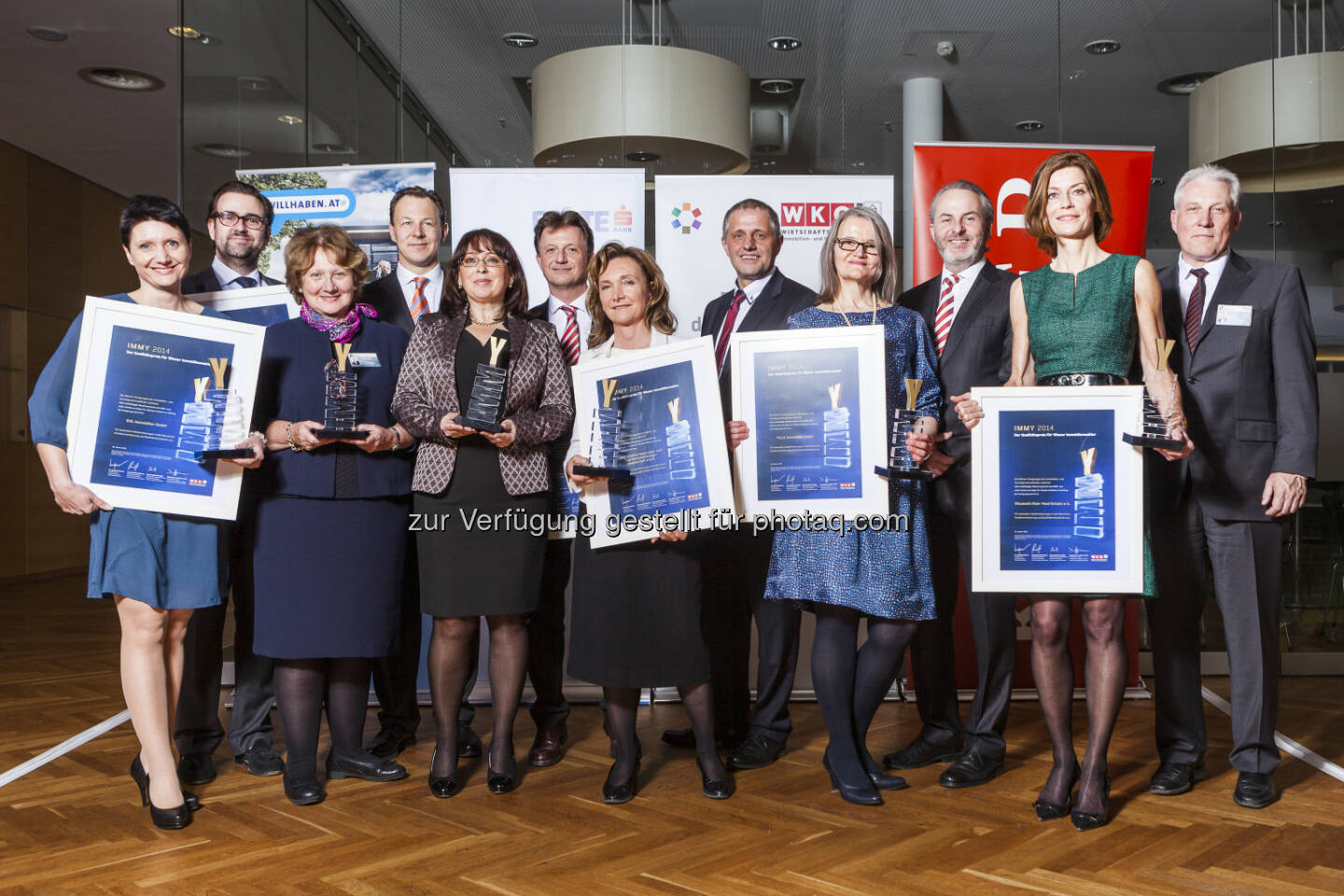 Sandra Bauernfeind MRICS/Ltg. Wohnimmobilien EHL, Georg Flödl, M.A., MRICS/GF Dr. Funk Immobilien GmbH, Margret Funk/Dr. Funk Immobilien GmbH, Oliver Brichard /Immy-Jury, Manuela Rössler/GF Hübl & Partner Immobilientreuhand GmbH, Erwin Hübl/GF Hübl & Partner Immobilientreuhand GmbH, Silvia Wustinger-Renezeder/GF SEG Stadterneuerungs- und Eigentumswohnungsges.m.b.H., Rudolf North, GF Immobilien- & Vermögenstreuhänder - FG Wien, Malu Engelmann/Felix Immobilien, Dietmar Hofbauer MSc/Immy-Projektleiter, Elisabeth Rohr/Elisabeth Rohr Real Estate e.U., Michael Pisecky/Obmann Immobilien- und Vermögenstreuhänder - FG Wien: Fachgruppe Wien der Immobilien- und Vermögenstreuhänder: Immy 2014: Der Makler-Test und seine Gewinner
