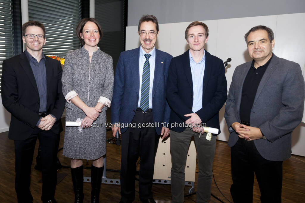 Prim. Philipp Werner (Tagungspräsident), Priv. Doz. Barbara Rantner (Preisträgerin), Martin Hagenlocher (Geschäftsführer Bayer Austria GmbH), Thomas Gattringer, MD (Preisträger), Univ.-Doz. Hans‐Peter Haring (Präsident der ÖGSF): : Bayer Austria stiftet Wissenschaftspreis der Österreichischen Schlaganfall-Gesellschaft (ÖGSF), © Aussendung (02.02.2015) 