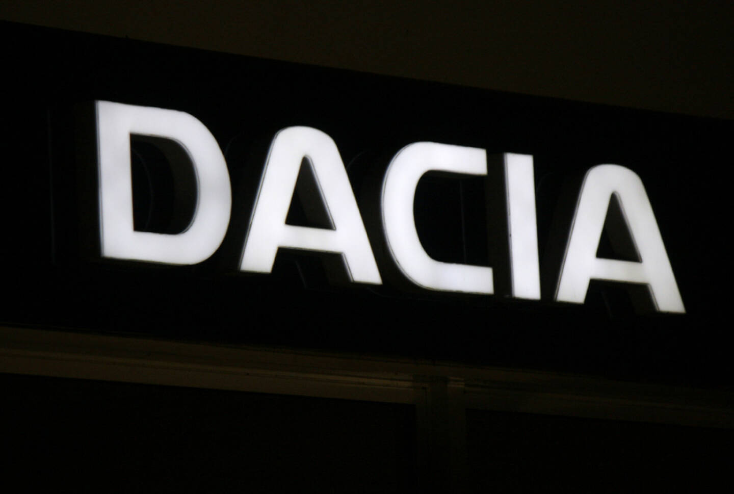 Dacia, <a href=http://www.shutterstock.com/gallery-320989p1.html?cr=00&pl=edit-00>360b</a> / <a href=http://www.shutterstock.com/editorial?cr=00&pl=edit-00>Shutterstock.com</a>, 360b / Shutterstock.com