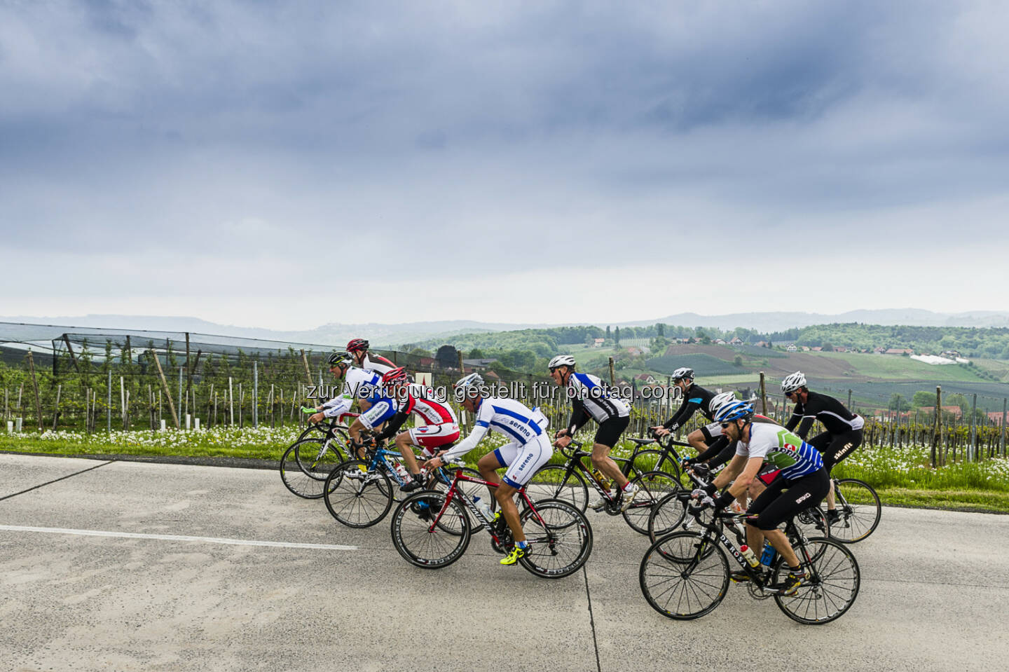 Mit dem österreichischen Radprofi Edi Fuchs in die Pedale treten bei den Trainingstagen (9.-12.4.2015) im Rahmen des großen Rad-Openings von Bad Radkersburg.Tourismusverband Bad Radkersburg: Mit echten Profis trainieren.  (c) TV Bad Radkersburg/pixelmaker.at.