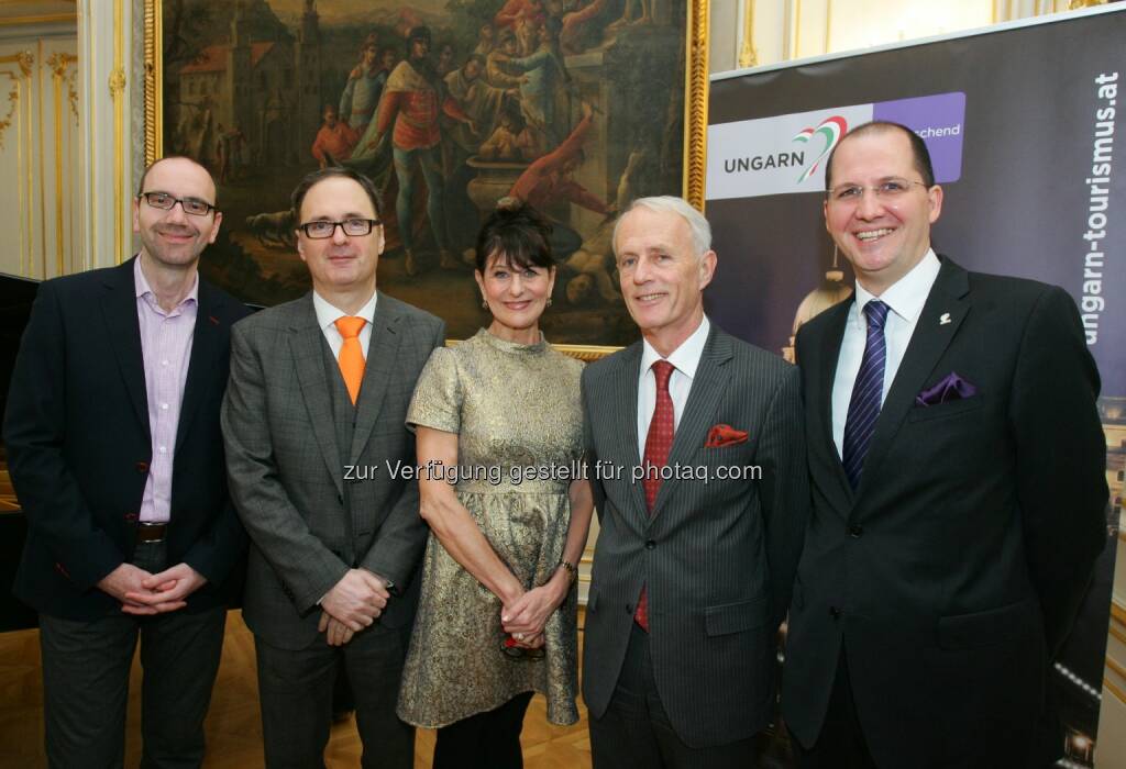 Márton Méhes (Direktor-Balassi Institut-Collegium Hungaricum Wien), Csaba Káel (Vorstand-Budapester Frühlingsfestival, Generaldirektor-Palast der Künste Budapest), Teodóra Bán (Direktorin-Budapester Festival-Zentrum), S.E. János Perényi (Botschafter von Ungarn) und Balázs Kovacs (Direktor-Ungarisches Tourismusamt Wien): Ungarisches Tourismusamt: Ungarns größtes Kulturfestival wird 35!, © Aussendung (05.02.2015) 