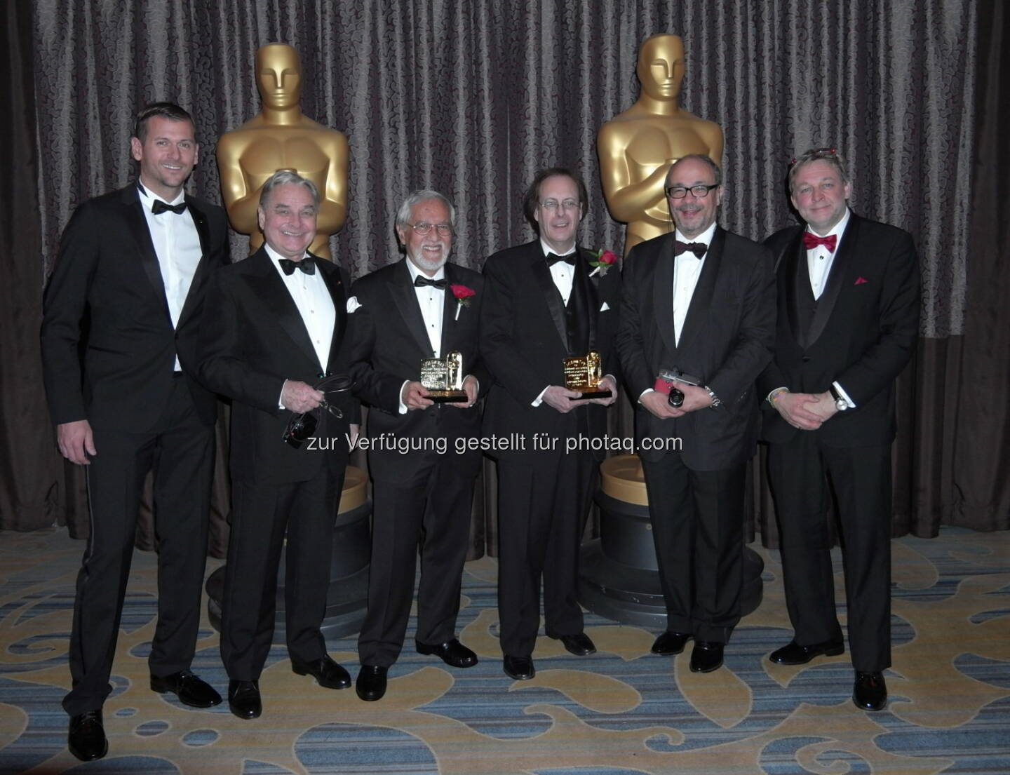 Erik Feichtinger, Christian Skrein, André de Winter, Iain Neil,  Andreas Kaufmann, Gerhard Baier (Foto: Jon Fauer): Leica Camera AG: Scientific and Engineering Award® für Entwickler der Leica Summilux-C Objektive