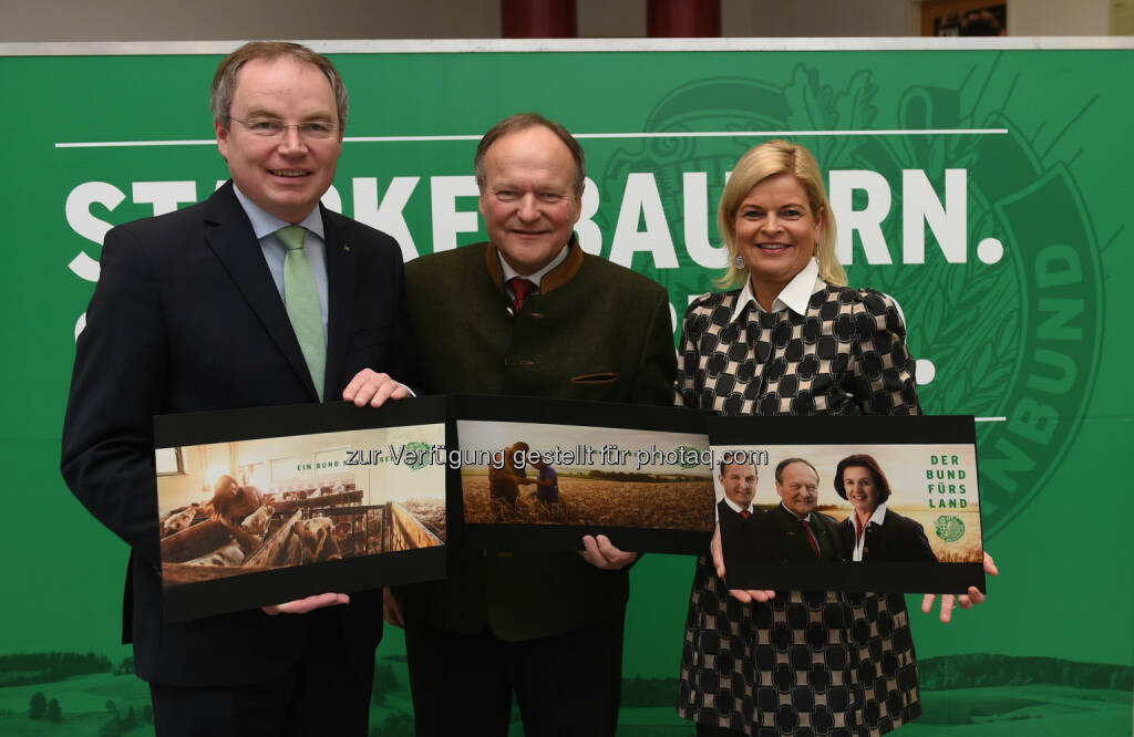 „Ein Bund fürs Land“: Agrar-Landesrat Stephan Pernkopf, NÖ Bauernbundobmann Hermann Schultes und Bauernbunddirektorin Klaudia Tanner mit Wahlsujets.: NÖ Bauernbund präsentiert Kandidaten und Programm für Landwirtschaftskammerwahl 2015 (11.02.2015)