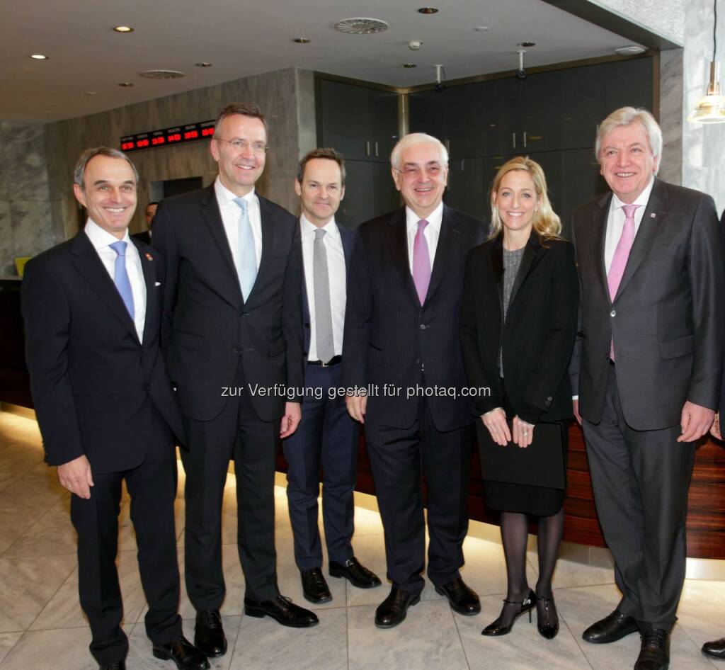 AmCham Austria-Präsident Norbert B. Lessing, BMW-Generalbevollmächtigter Maximilian Schöberl, Franz Schellhorn (Agenda Austria), Walter Rothensteiner (1. Vizepräs. der Deutschen Handelskammer), US-Botschafterin Alexa Wesner, Hessens Ministerpräsident Volker Bouffier: TTIP als historische Chance für den Mittelstand in der veränderten Weltwirtschaft. Transparenz und Aufklärung statt Populismus bei AmCham Austria-Diskussion gefordert., © Aussender (13.02.2015) 