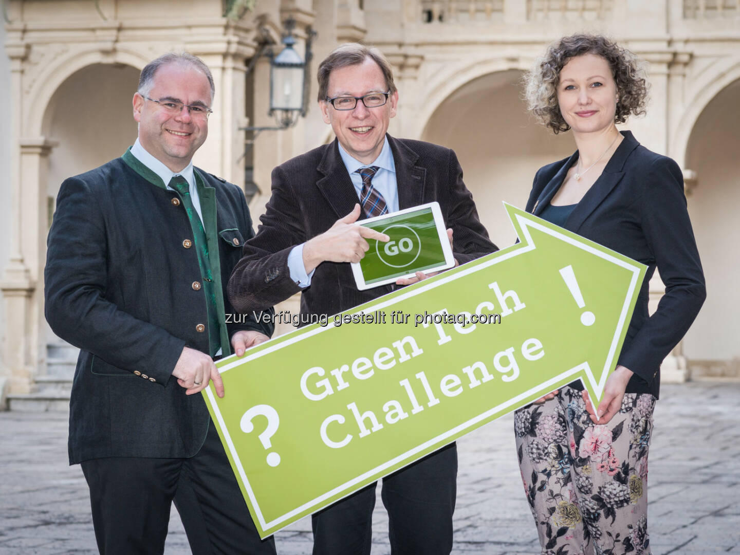 Andreas Zottler (Vogel&Noot), LR Christian Buchmann, Silke Heiss: - Umwelttechnik Cluster GmbH: Green Tech Challenge 2015 – Studierende entwickeln die grünen Innovationen von übermorgen