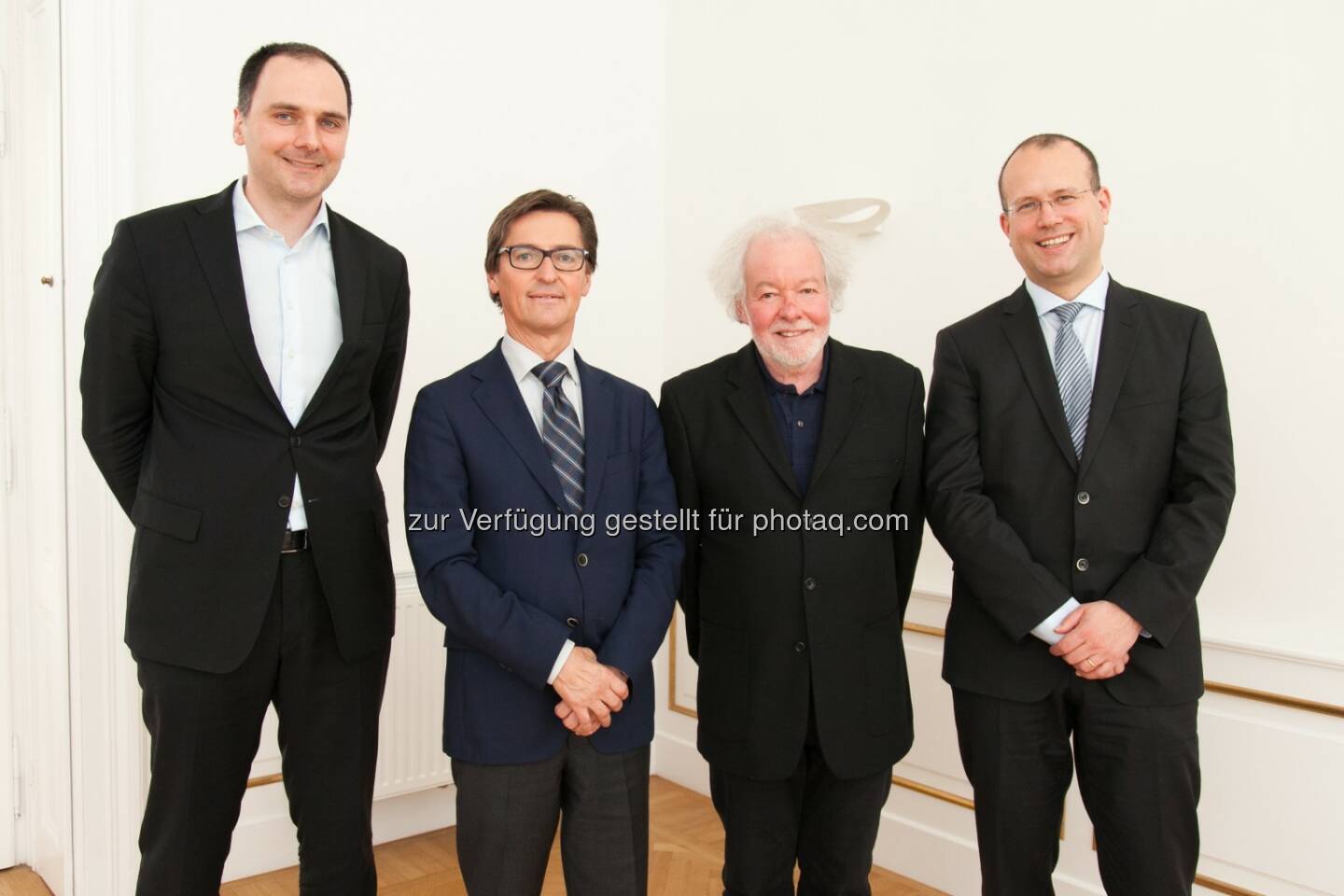 Martin Steinhart (Medical Director, Roche Austria GmbH), OA Hubert Koller (1. Interne Lungenabteilung, Otto Wagner Spital Wien), Günther Wanke (LOT Austria), Priv. Doz.  Helmut Prosch (Uniklinik für Radiologie und Nuklearmedizin, MUW): Unique Public Relations GmbH: Kaum Luft zum Atmen: Die Behandlung der Idiopathische Lungenfibrose verlangt genaue Diagnosen und neue, innovative Therapien