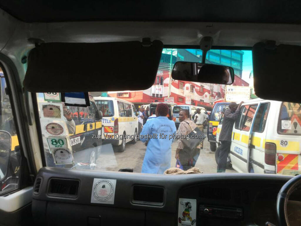 Stau, Verkehr in Nairobi, Kenia, © Thomas Kratky (18.02.2015) 