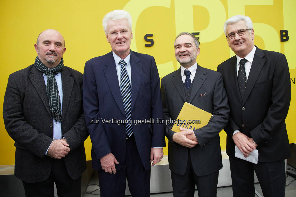 Bojan Kovacevic, Kurator, Rudolf Ertl, Vorstandsmitglied Wiener Städtische Versicherungsverein, Adolph Stiller, Kurator und S.E. Pero Jankovic, Botschafter der Republik Serbien in Österreich: Wiener Städtische Versicherungsverein: Architektur im Ringturm: Ausstellungseröffnung Serbien, © Aussendung (18.02.2015) 