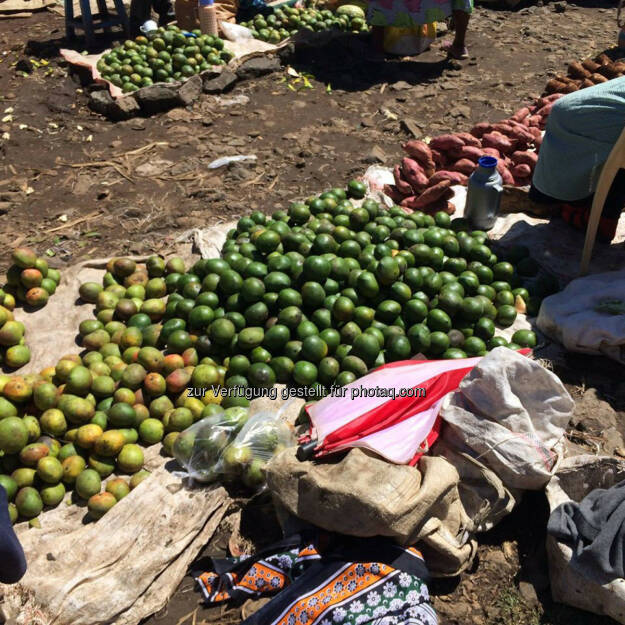 Kenia, Markt, Mangos, Limetten, © Thomas Kratky (20.02.2015)