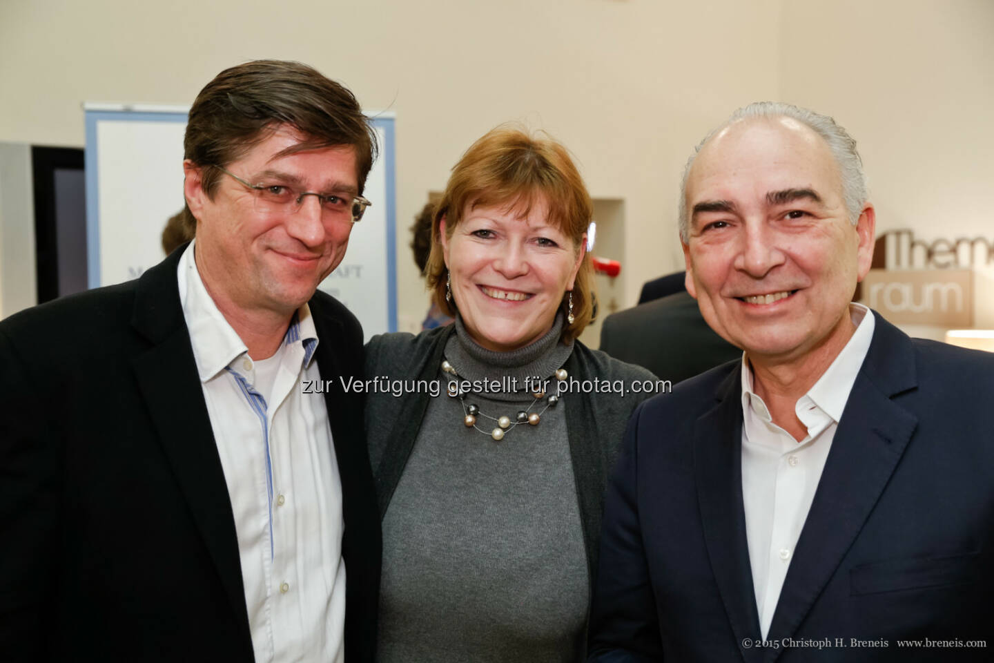 Oswald Greil, Gabriele Stanek, Germanos Athanasiadis: Der Song Contest schon jetzt ein Besuchermagnet – volles Haus bei der ÖMG-Business lounge