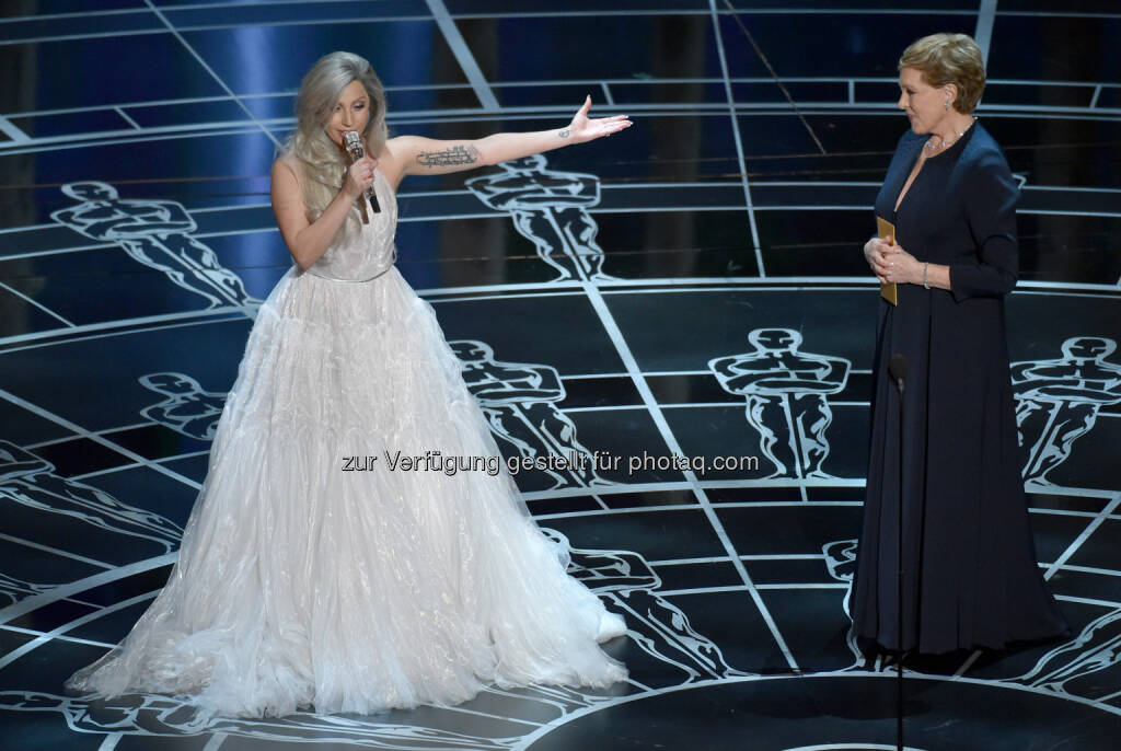 Lady Gaga, Julie Andrews: SalzburgerLand Tourismus: Turbo für 50-Jahr-Jubiläum von „The Sound of Music“: Sängerin Lady Gaga hat bei der 87. Oscarverleihung die weltbekannten Melodien des Musicals „The Sound of Music“ in einem Medley zum Besten gegeben. Für ihren Auftritt gab es großen Applaus und Gratulationen. , © Aussender (25.02.2015) 