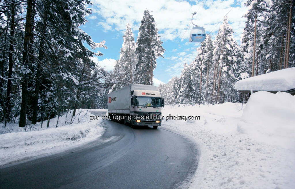 Schenker & CO AG: Ski-Weltcup in Bansko/Bulgarien: DB Schenker unterstützt Ski-Damen als offizieller Logistikpartner, © Aussendung (26.02.2015) 