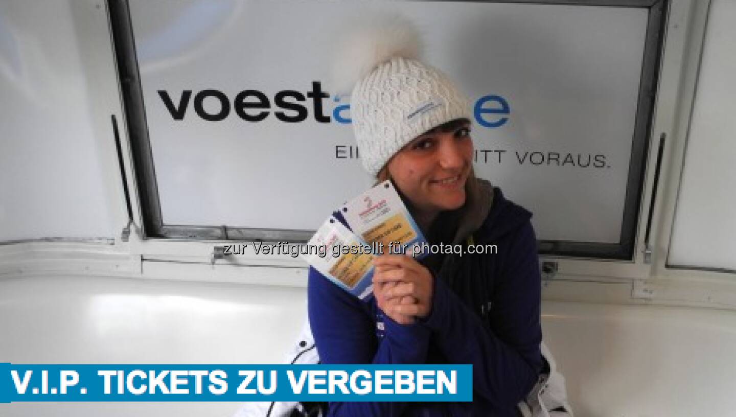 Johanna Holzer: Als Dankeschön, weil ihr uns in den letzten zwei Wochen so fleißig verfolgt habt, vergeben wir für Sonntag noch zwei VIP Tickets. Schickt uns bis heute um 18:00 Uhr eine Mail an skiwmblog@yahoo.de, in der ihr erklärt welches euer Lieblingsvideo aus dem Blog ist. Damit nehmt ihr an der Verlosung der zwei VIP Tickets teil und könnt am Sonntag beim spannenden Finale, dem Herren Slalom, mitfiebern