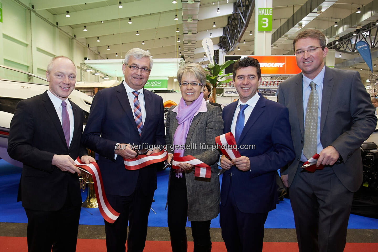 ecoplus Geschäftsführer Helmut Miernicki, Alfred Riedl, Abgeordneter zum Landtag von Niederösterreich, Landesrätin für Wirtschaft, Tourismus und Sport, Petra Bohuslav, Bürgermeister  Peter Eisenschenk und Messe Tulln Geschäftsführer, Wolfgang Strasser: Landesrätin Petra Bohuslav hat Niederösterreichs größte Messehalle feierlich eröffnet