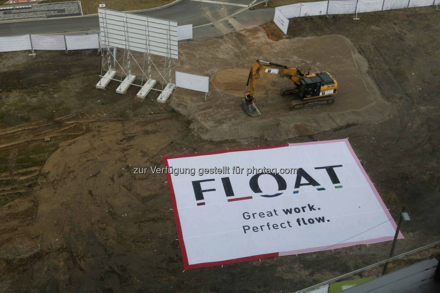 Die Immofinanz Group baut ihr Entwicklungsgeschäft in Deutschland aus und errichtet im Düsseldorfer Medienhafen mit Float einen mehrteiligen Bürokomplex. 