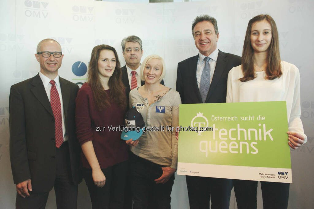 Borealis Vorstandsmitglied Alfred Stern, Technikqueen Verena Mitterauer, Siemens Österreich Generaldirektor Wolfgang Hesoun, Skispringerin Daniela Iraschko-Stolz, OMV Generaldirektor Gerhard Roiss, Technikqueen Viktoria Zach: Österreich sucht Technikqueens, Fotocredit: OMV, © Aussendung (09.03.2015) 